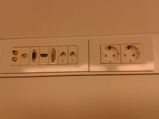 سیستم کابل روکار رومیزی رها